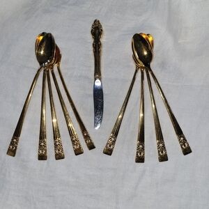 Elegant Gold Flatware Set